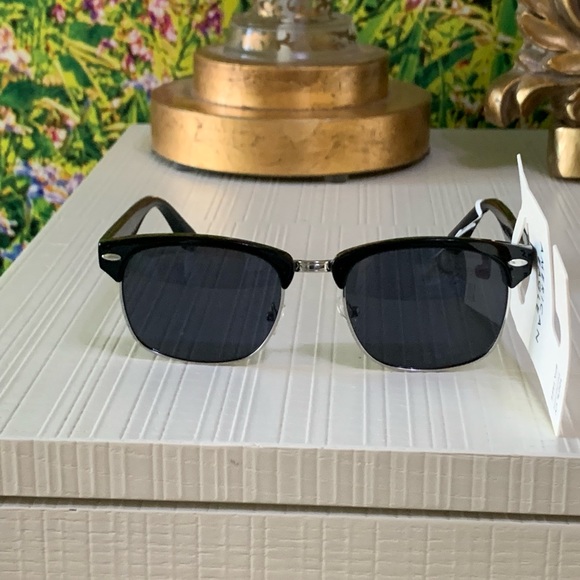 American eagle Sunglasses - Picture 2 of 13